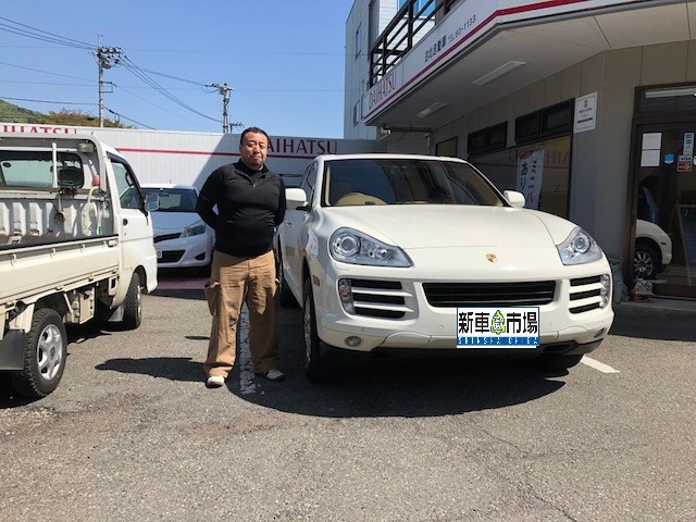 ポルシェカイエン納車です 新車市場 沼田店の納車式 新車市場 公式